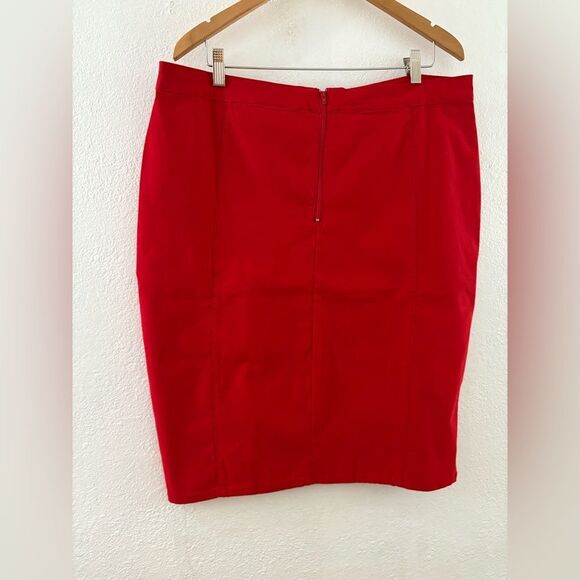 Sourpuss red pencil skirt with black buttons details size XXL - Picture 5 of 7